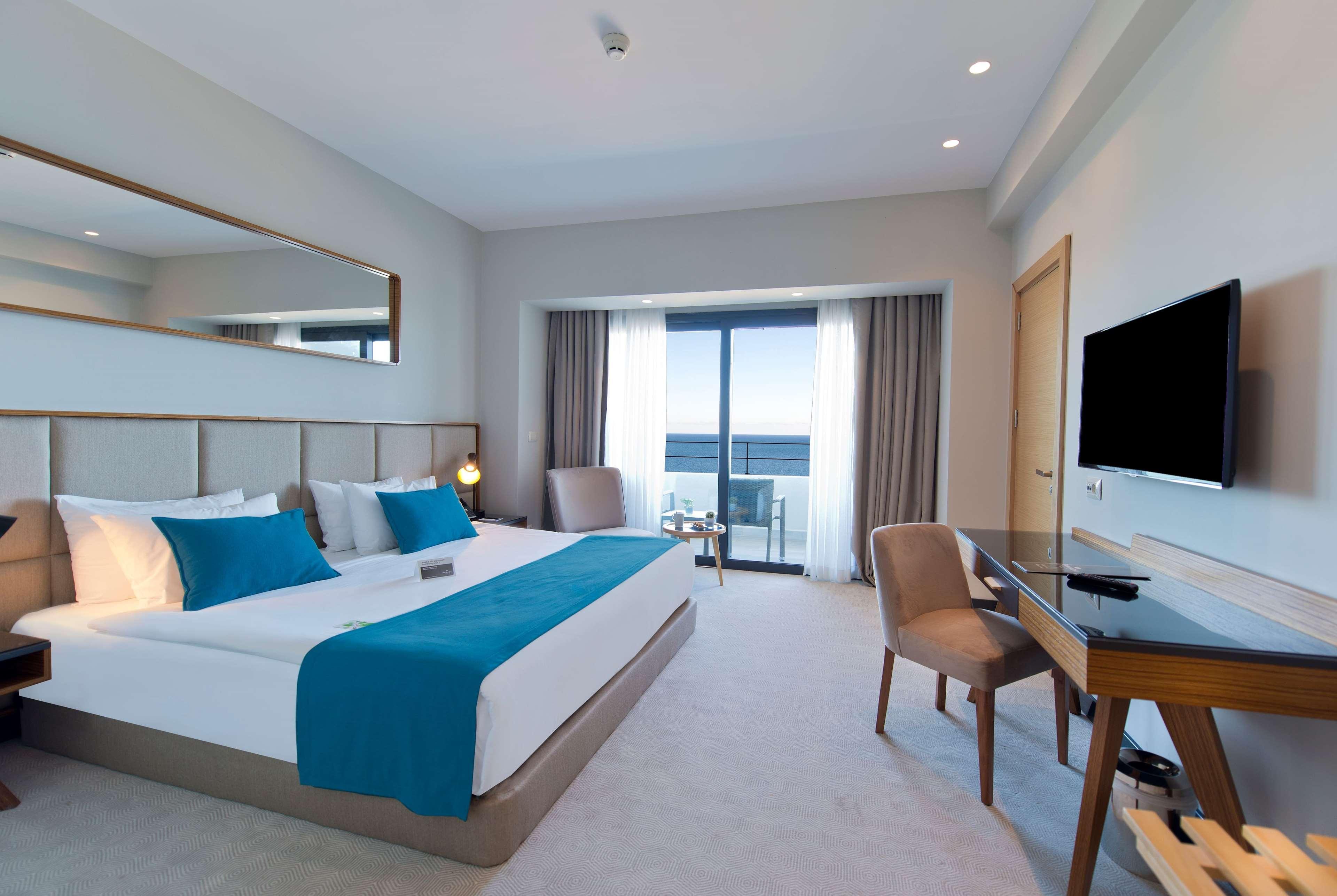Ramada Plaza Hotel & Spa טראבזון מראה חיצוני תמונה A room at the hotel